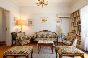 Vintage Artistic Apartment